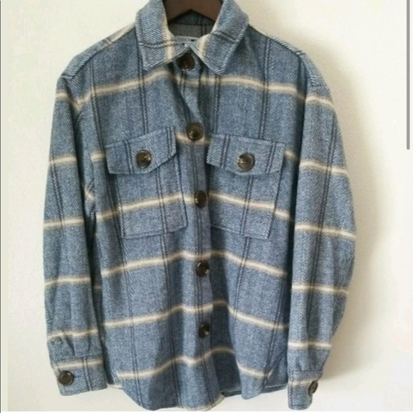 Thick and Cozy Shacket - Picture 2 of 5